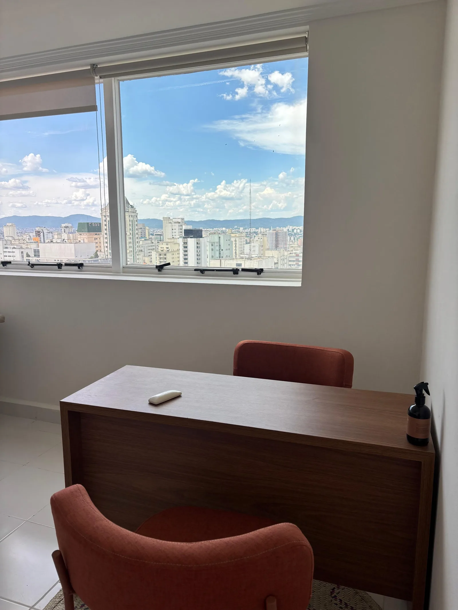 Sala 1 — estrutura sanitária